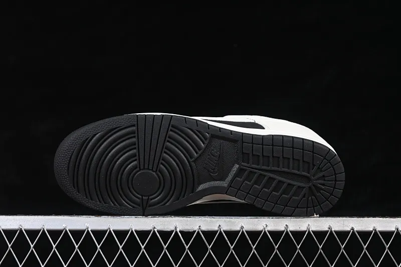 All categories Nk SB Dunk Series Nk SB Dunk Low High-end customized low-top sneakers Nike SB Dunk Low Year of the Horse limited low-top casual sneakers IF3944-001
